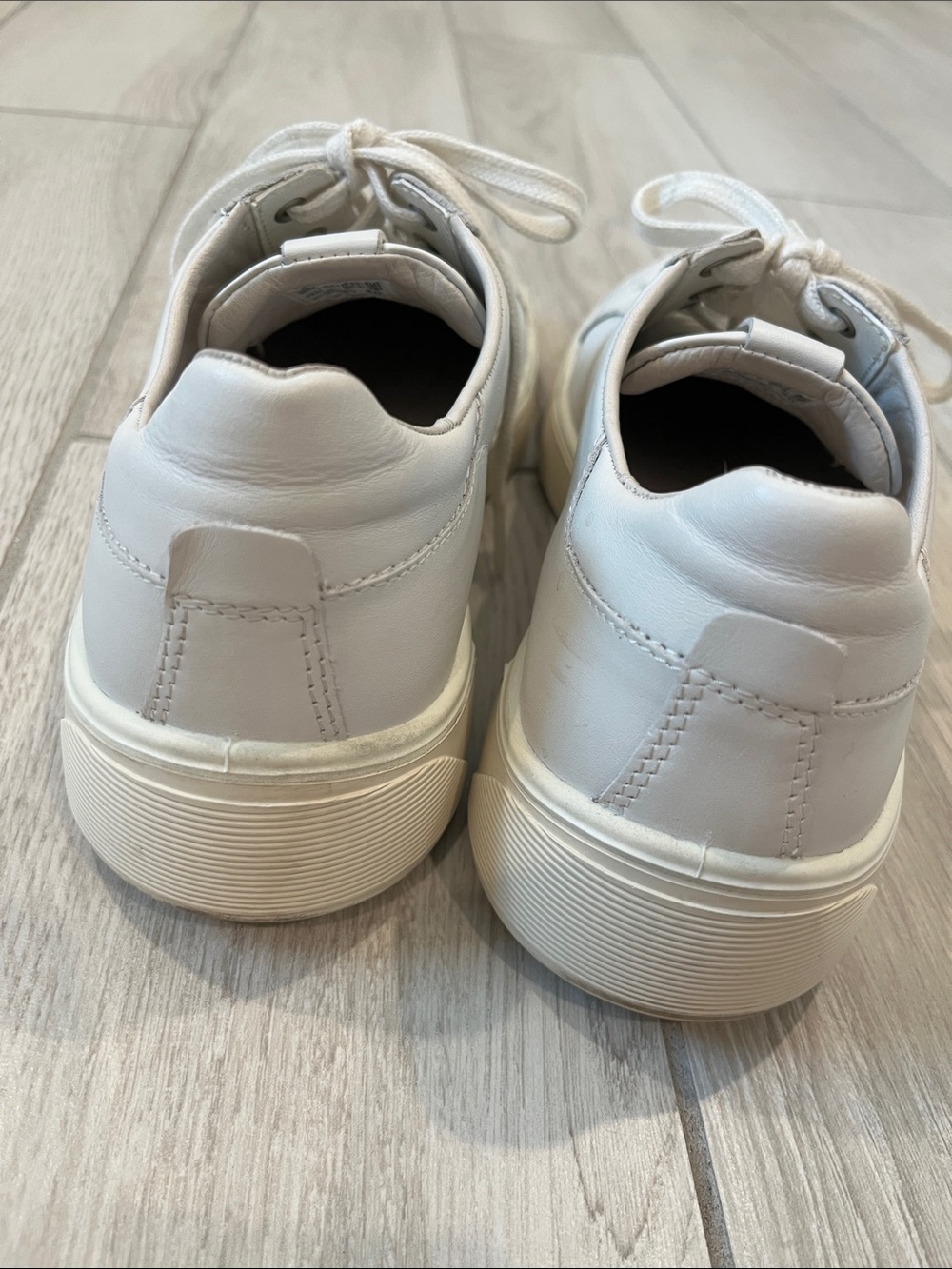Ecco Women's Bone White Leather Low-Top Sneakers - Picture 6 of 8